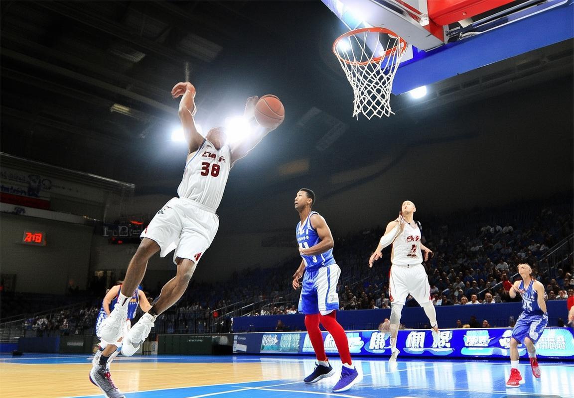 2017 CBA季后赛粤晋巅峰对决回顾：激情与智慧火花碰撞(图4)