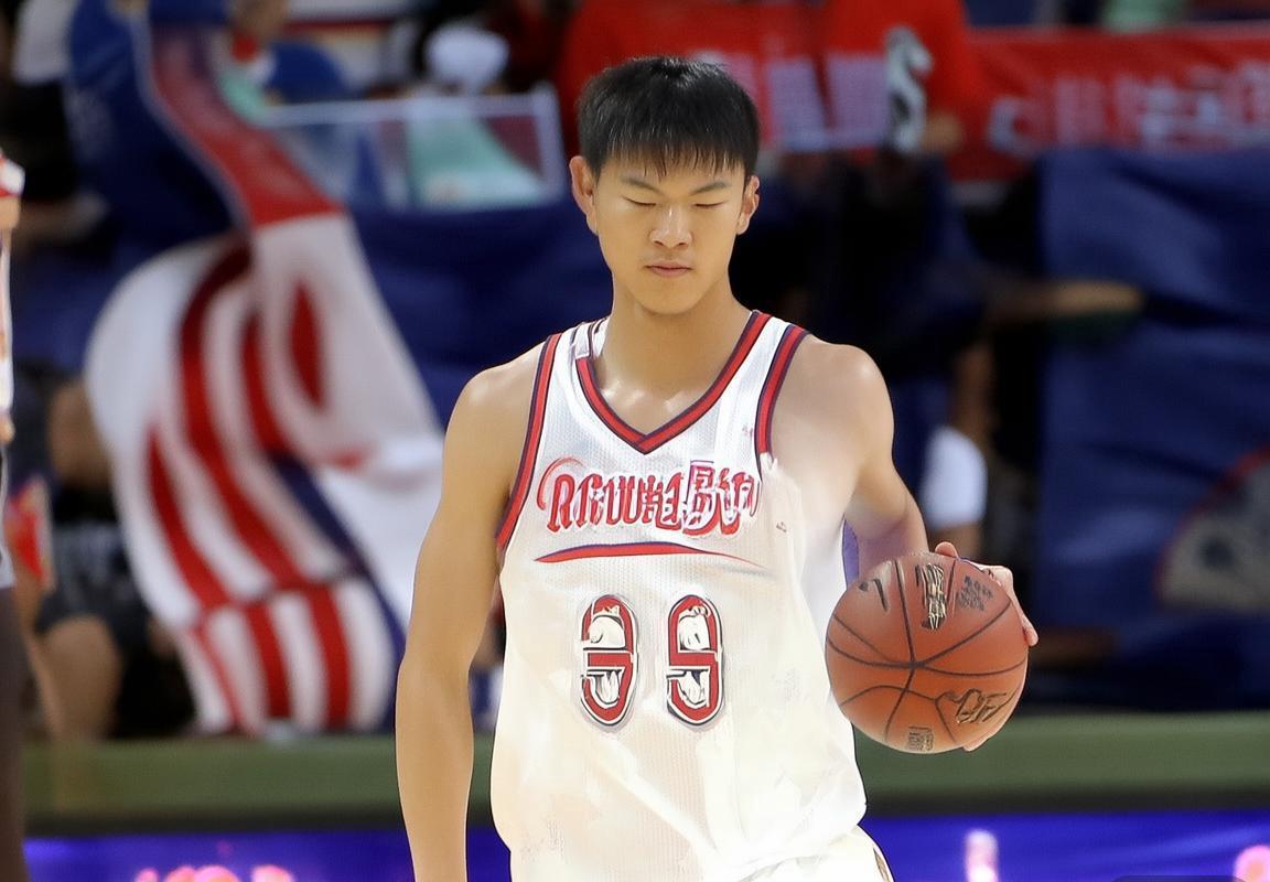 哈登绝杀制胜！火箭119-118逆转勇士创经典(图3)