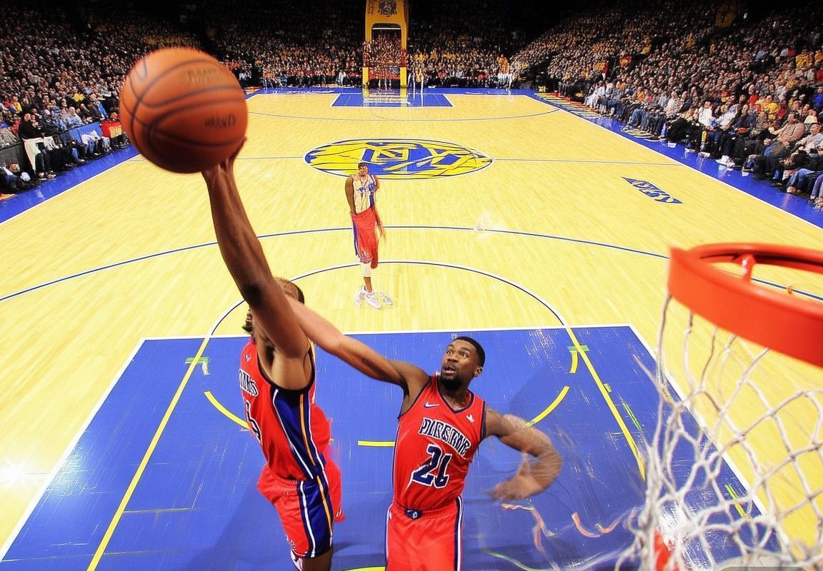 2016活塞湖人巅峰对决：战术对决与球星风采回顾(图2)